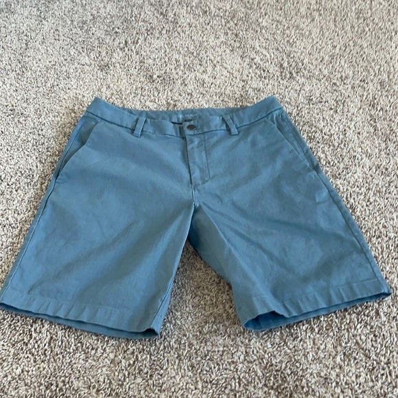 Lululemon Commission Classic-Fit Short 9"
Oxford - Picture 2 of 11